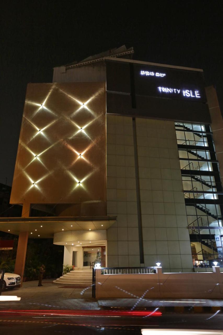 Hotel Trinity Isle Bangalore Exteriör bild